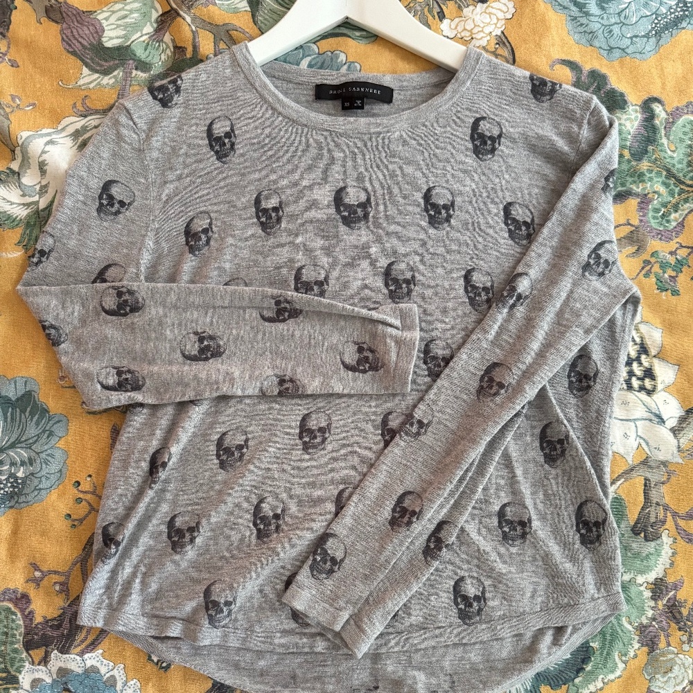 Skull Cashmere light sweater size XS